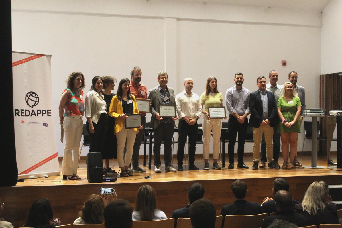 carlaabrizuela8's tweet photo. Apertura del taller de Co-creación de #IndicadoresClimáticos de @REDAPPE 🌎
Capacitar y empoderar agentes locales en el desarrollo e implementación de servicios climáticos.
#REDAPPE #TallerDeIndicadores #TallerCambioClimático https://t.co/cBbQqGBaZk