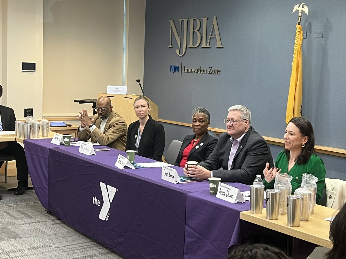 Happening Now: @NJYAG Elected Officials Panel! Huge shout out to @DonlonPeterpaul @AswAuraDunn Mercer Co. Exec @DanielRBenson Trenton Councilwoman Teska Frisby & Mercer Commissioner Sam Frisby for sharing your experience with NJ’s future leaders!