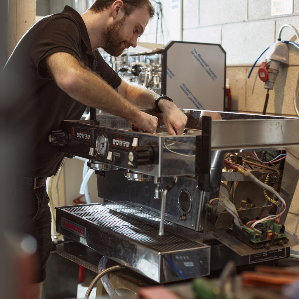 VACANCY - Field Service Engineer We need a Field Service Engineer to perform installations, maintenance, boiler inspections, repairs, and respond to emergency calls for traditional espresso machines, super automatic machines, etc >> dancing-goat.co.uk/vacancy-field-… #jobopportunity