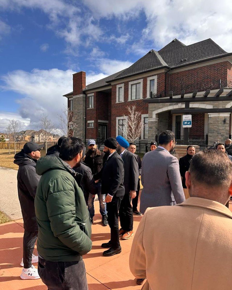 Yesterday, @jasrajshallan, @ArpanKhanna, and I met with Brampton residents who are frustrated with the escalating crime, chaos and auto theft under this Liberal-NDP government. A common sense @PierrePoilievre Conservative Government will bring JAIL NOT BAIL for repeat offenders