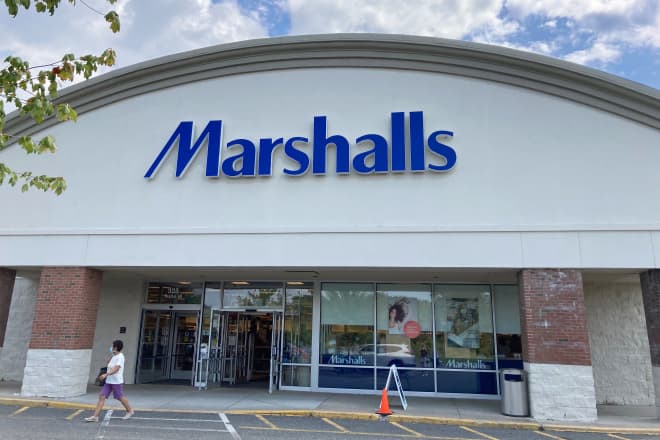 Marshalls Is Selling Gorgeous Glass Cups, and They “Live Up to the Hype” dlvr.it/T4FSPx #EditShopping #glasstumblers #marshalls #News | BidBuddy.com