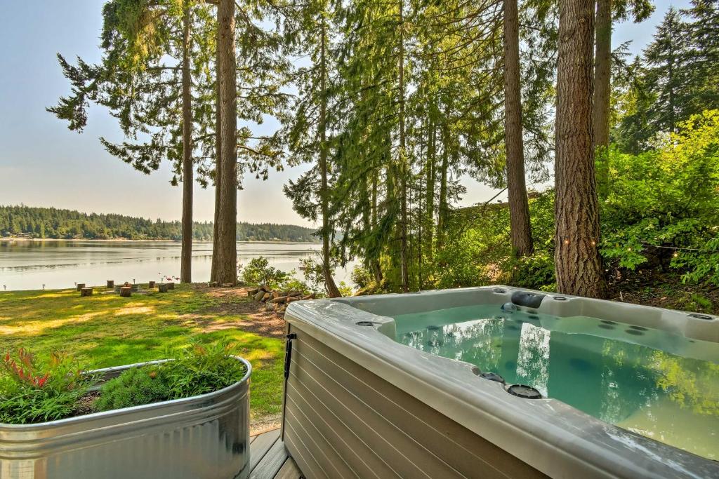 Who's got a great view from their hot tub?! Share your stunning hot tub pics in the comments below! #HotTubGoals #ViewsForDays #SoakInNature #CleanHotTub #HotTubMark #HotTub #HotTubs #HotTubService #OlympiaWashington #OlyWa #Tacoma #Seattle #LeavenworthWashington