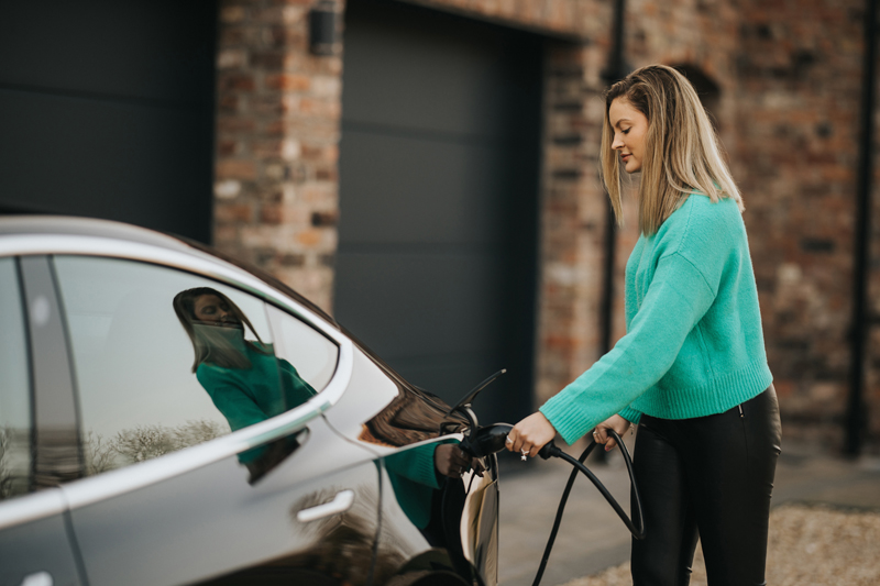 Hendy announces electrifying new partnership with myenergi Find out more here - professional-electrician.com/news/hendy-ann… @HendyGroup @myenergiuk #evcharger #homecharger #zappi