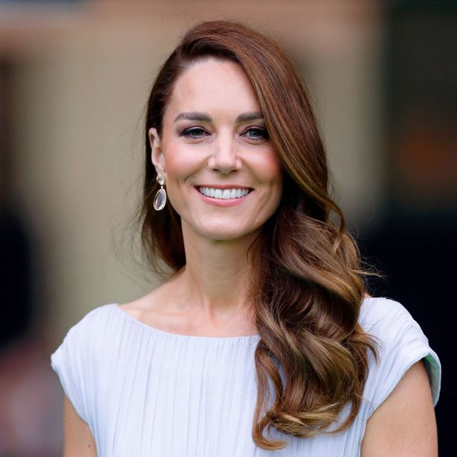 leslie59904273's tweet photo. People are reporting Kate Middleton sightings like she's a Bigfoot. Do you believe in Kate Middleton? https://t.co/Hv0borkvzt
