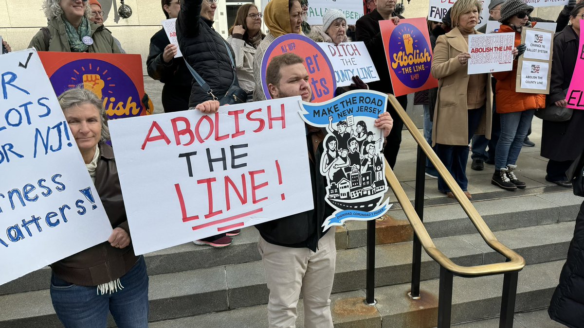 We’re in Trenton, outside of the Federal Courthouse, with hundreds of advocates calling on NJ to abolish the line.

Together, we can put our democracy back into the hands of voters.

#AbolishtheLine