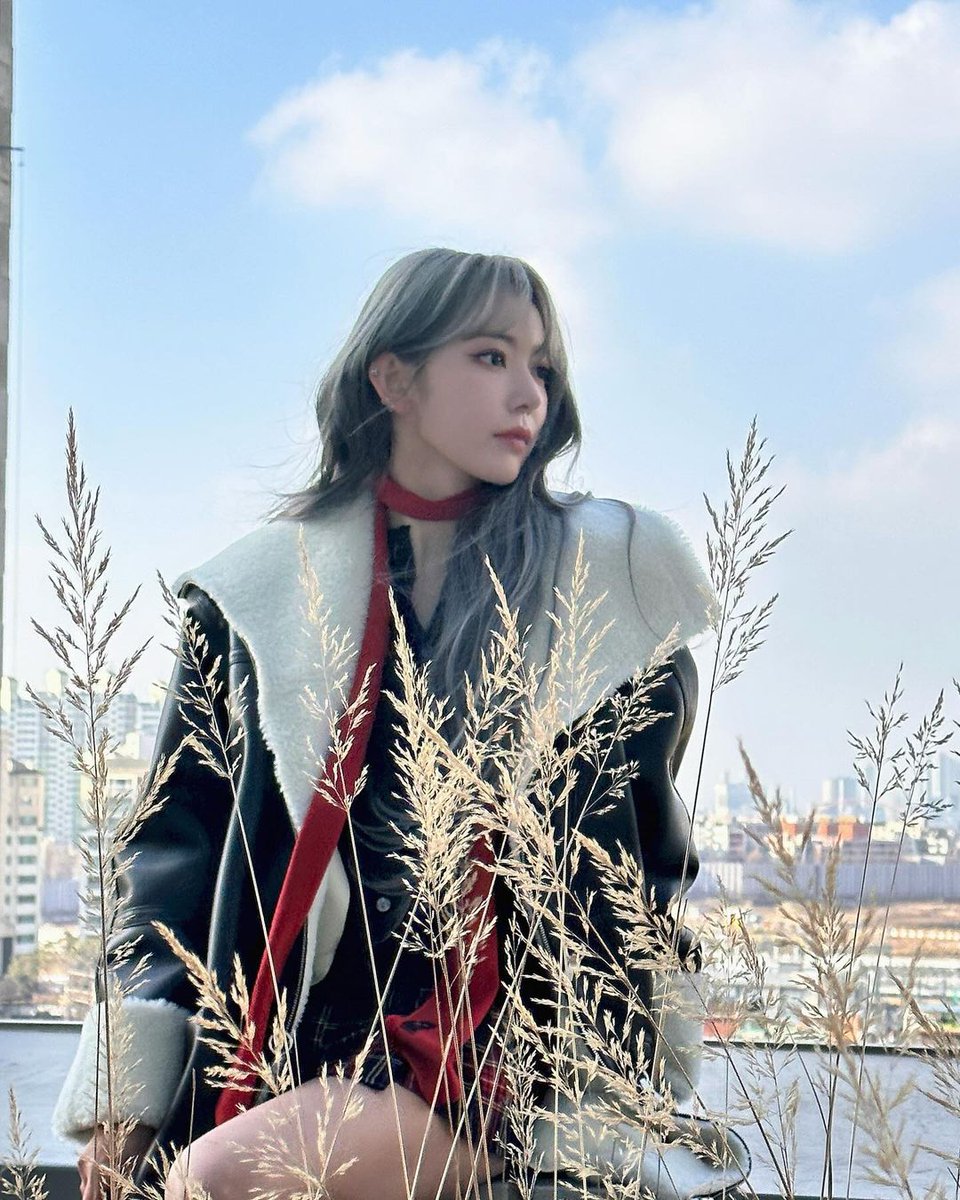 hernaiscent's tweet photo. you always share a good and new perspective to things and i admire how you influence me as a person. thank you for always being the miyawaki sakura who cares a lot and works hard for the things she love. happy birthday sakura 🌸💗

#봄은언제나_꾸라로가득해
#EndlessLoveForSakura https://t.co/Eg3yYeq7p0