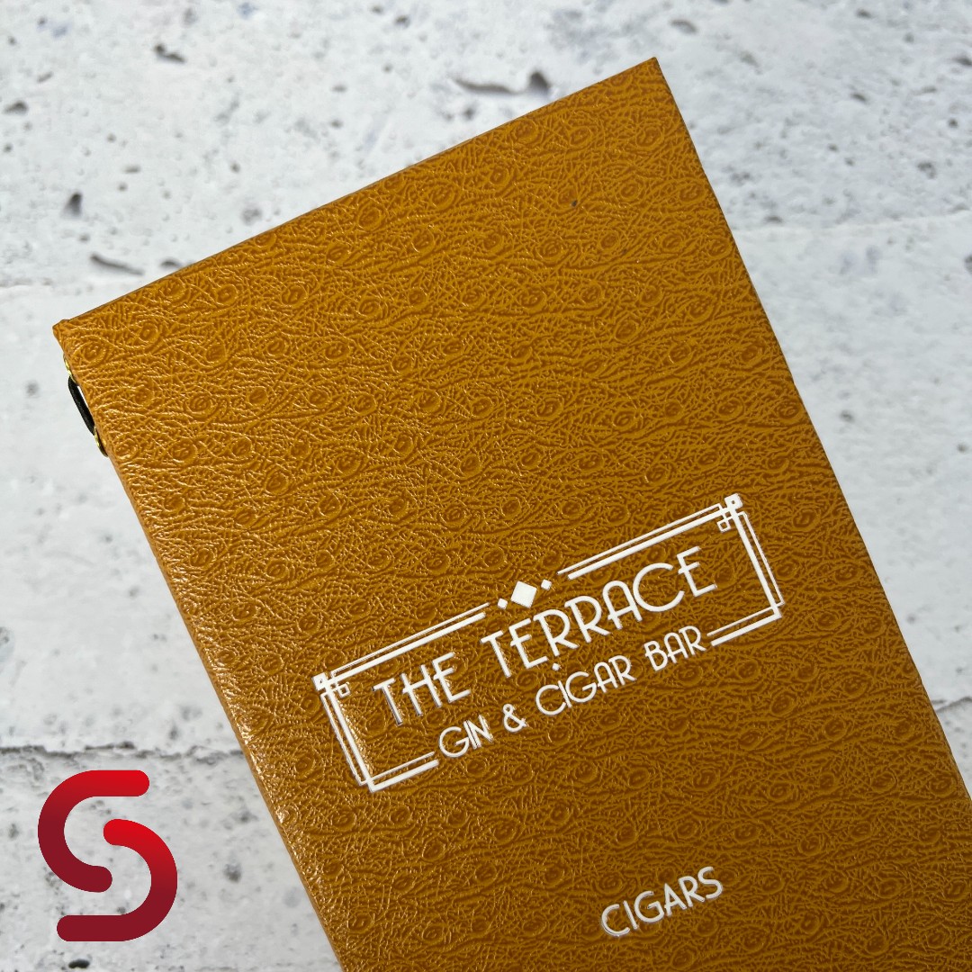 SmartUKSupplies's tweet image. Enhance your venue's modern interior with the elegant and luxurious Peacock menu cover in vibrant and traditional colours.

📷 Menu Covers made for @GrillOnTheSq

Enquire today - smartuk.net/menu-covers/os…

#menucovers #menucover #thegrillonthesquare #restaurant