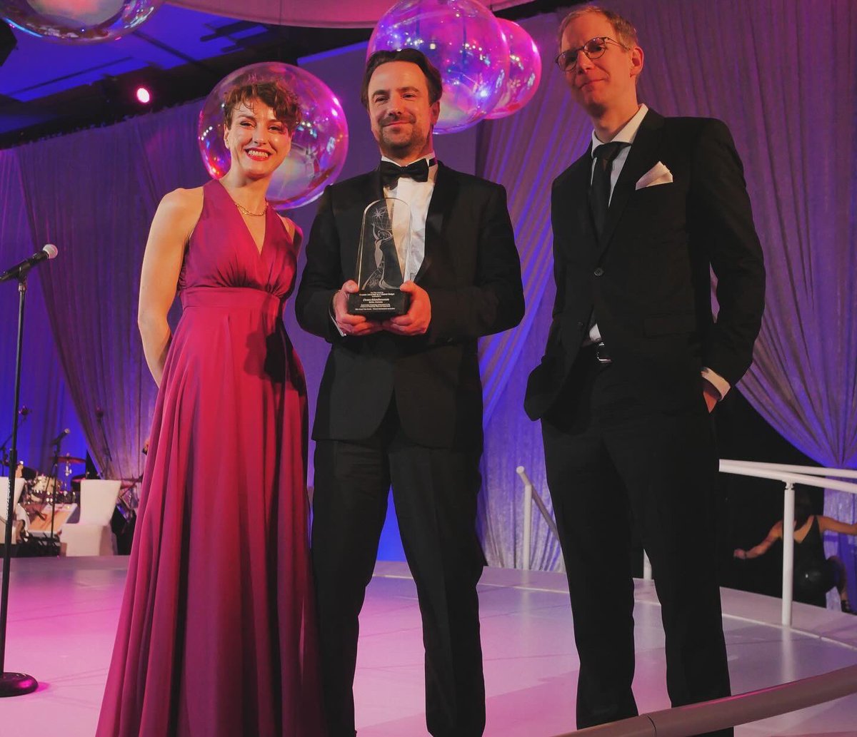 deumuseum's tweet photo. DANKE für den THEA Themed Entertainment Award 2024! @TEA_Connect Die Traumfabrik belohnt den Traum des immersiven Museums für deutsche Geschichte und zeichnet erstmalig als deutsches Museum das Deutschlandmuseum aus.
#berlin #theaawards #germanhistory #hollywood https://t.co/Ggl4tApKSN