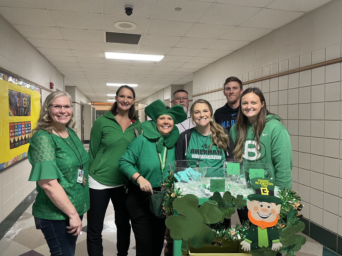 Sharing the luck of the Cubbies with our staff today! ⁦@BrenhamISD⁩ ⁦@BrenhamHS⁩ ⁦@GriffinAdmin⁩ ⁦@MCoachtoliver⁩ ⁦@BrenhamHSCook⁩ ⁦@mrscoachlopez⁩