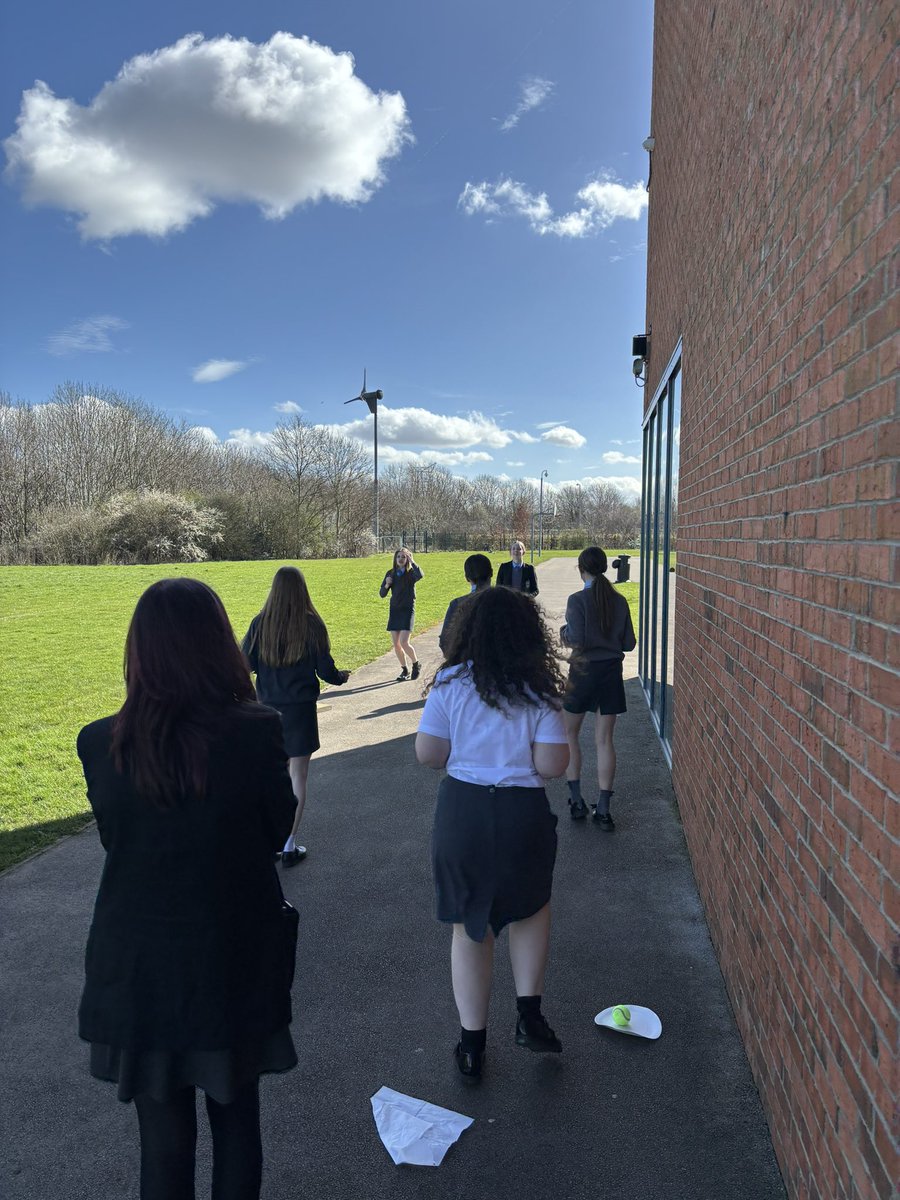The girls in my Woodchurch High School @DameKellysTrust #OTTA group ran a superb boxing & circuits session today to their peers. Well done girls!
