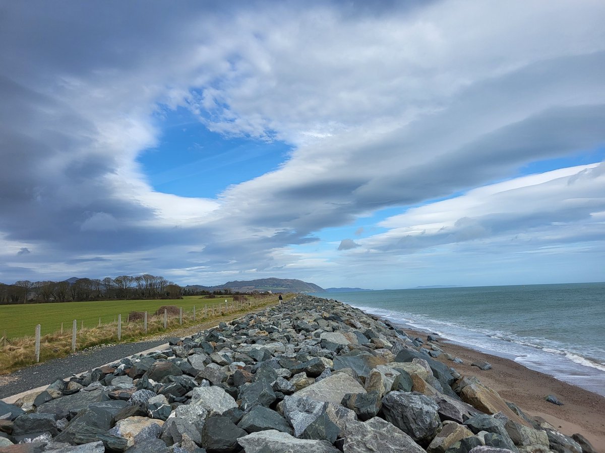 doc_arch's tweet photo. #Day75 of #100daysofwalks on coastal path from #Greystones to #Newcastle (#Wicklow).  Only on Day 75 as missed 3 days due to illness. https://t.co/tYRbQ5tzxT