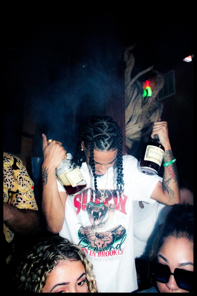 Lito2Swift's tweet photo. Damn I forgot to throw up some birthday pics on here, Blessed to see 25🥳💯 https://t.co/EcGsWpqYbM