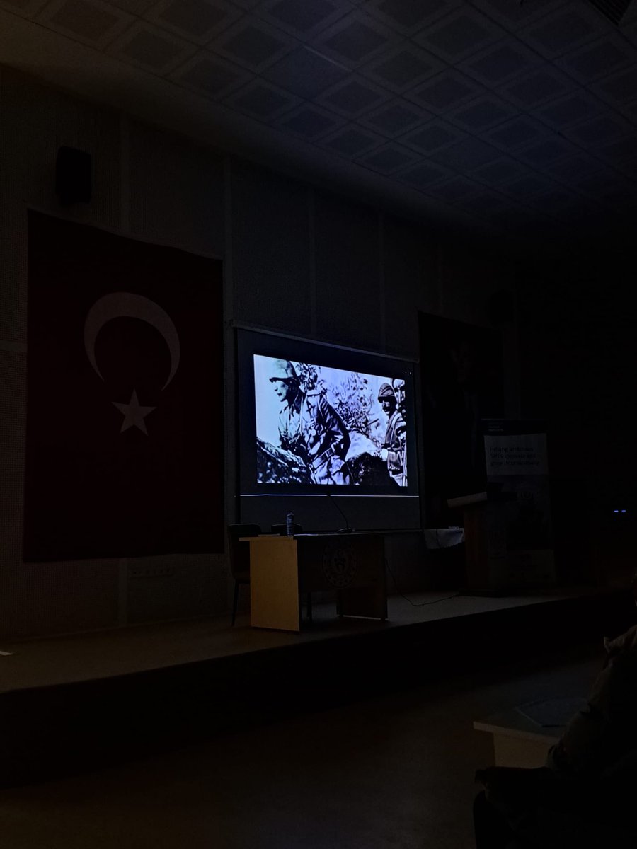 Meric_Genclik's tweet photo. Yurt Müdürlüğümüzde “18 Mart Çanakkale Zaferi ve Şehitleri Anma Günü kapsamında öğrencilerimizle İstiklal Marşımızı okuduk ve belgesel izledik. 
🇹🇷Tüm Şehitlerimizi rahmet, minnet ve saygıyla anıyoruz. 🇹🇷 
@OA_BAK @selimakGSB @arzum_bulduk  @EdirneKYGM

🌼 Meriç Öğrenci Yurdu 🌼 https://t.co/CmcbknEJDl