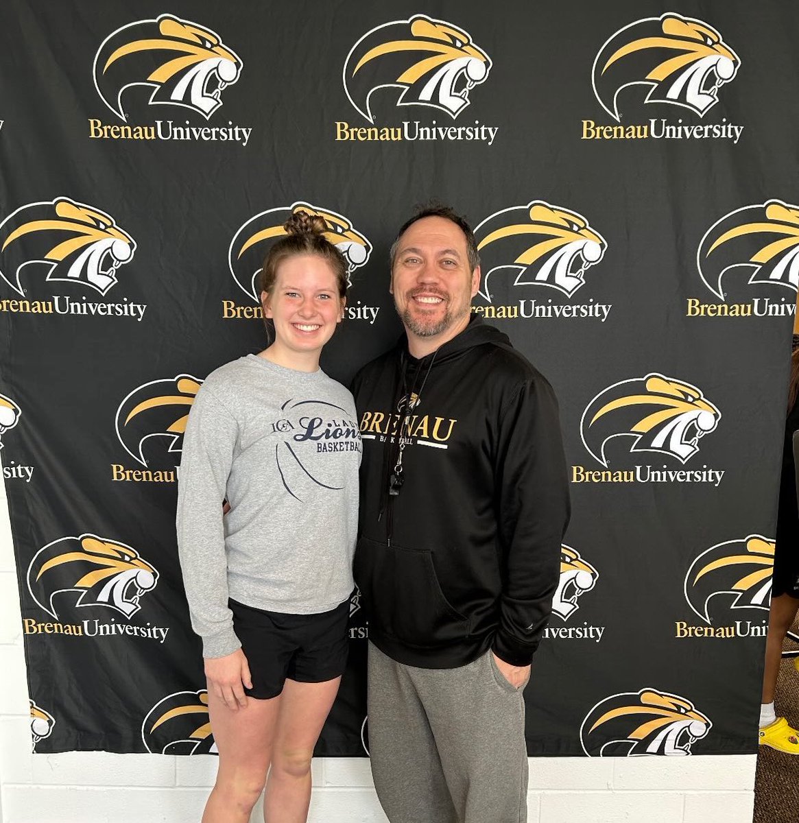 GoSilverbacks's tweet photo. Lady Silverbacks π¦π€π©Ά
@gosilverbacks x #gosilverbacks
β25 G Addi Pettit of Loganville Christian Academy (GA) was on campus at Brenau University (GA) this past weekend.
#RecruitSilverbacks #BiggerThanBasketball #SilverbacksStrong #WatchMeDevelop https://t.co/Cne4qPE0bK