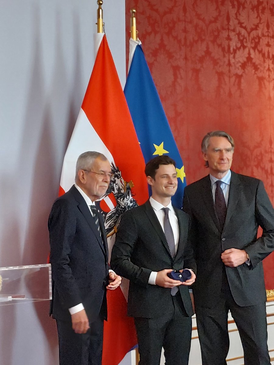 Philipp Grohs (@grohsphilipp) on Twitter photo beyond proud of my (former) PhD student <a href="/julberner/">Julius Berner</a> for being awarded a Promotio sub auspiciis Praesidentis rei publicae (see en.wikipedia.org/wiki/Sub_auspi…) by the President of Austria. This is a huge accomplishment! beyond proud of my (former) PhD student <a href="/julberner/">Julius Berner</a> for being awarded a Promotio sub auspiciis Praesidentis rei publicae (see en.wikipedia.org/wiki/Sub_auspi…) by the President of Austria. This is a huge accomplishment!