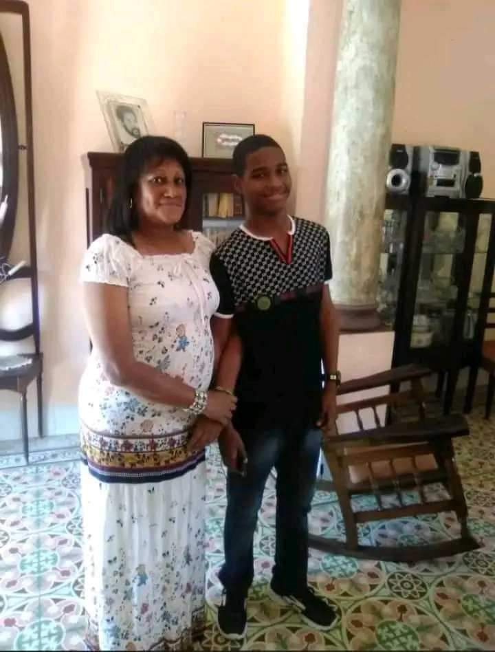 #DENUNCIA 🇨🇺
Otro joven cubano se quita la vida por el servidor militar obligatorio 😡
Alain Roberto Lao  , se quitó la vida se dio un tiro en la unidad militar 2642 ubicada en wajay , el día 17 de marzo 2024.
Los motivos , por el capitán Adrián García Peña le tenía puesto el