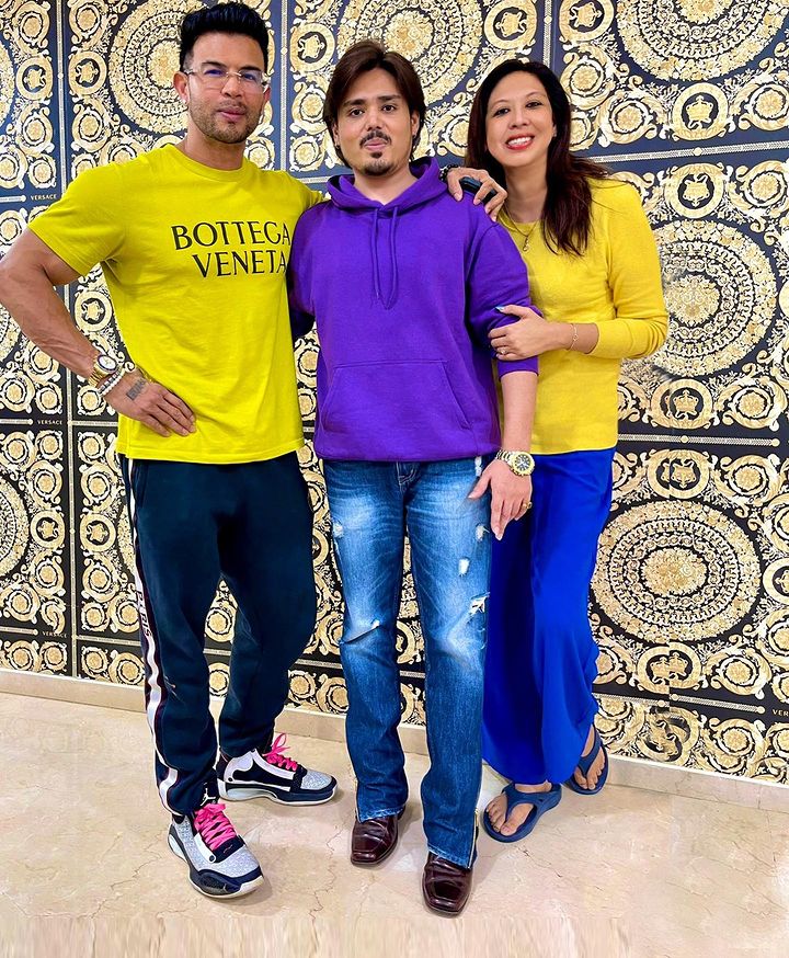 Happy Birthday And Happy Anniversary To The Best Sister In The World <a href="/crazyshaista/">Shaista Khan</a> and God Bless You Both for your Anniversary ❤️