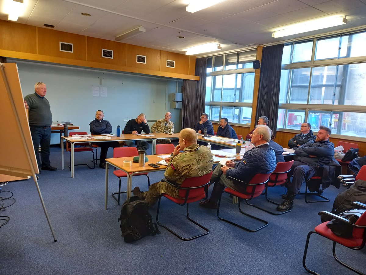 Today the stations Executive Officer presented personnel with their hard earned IOSH Managing Safety Course certificates. All 11 are now newly qualified Health, Safety and Environmental Protection wardens across the station. #Welldone! 👏 #health #Safety #RoyalNavy