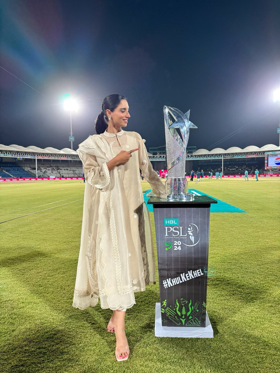 Who is lifting this today?! @thePSLt20