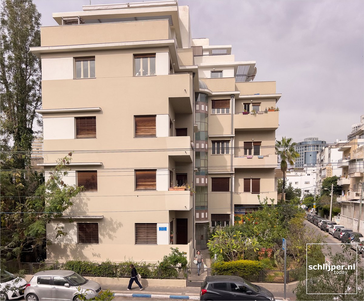 Preserved Bauhaus style building with extra floors

Where: Tel Aviv, Zalman Shneour, Tsvi Brock
When: 17 03 2024 14:48
What: #BauhausTLV #architectureTLV #preservationTLV