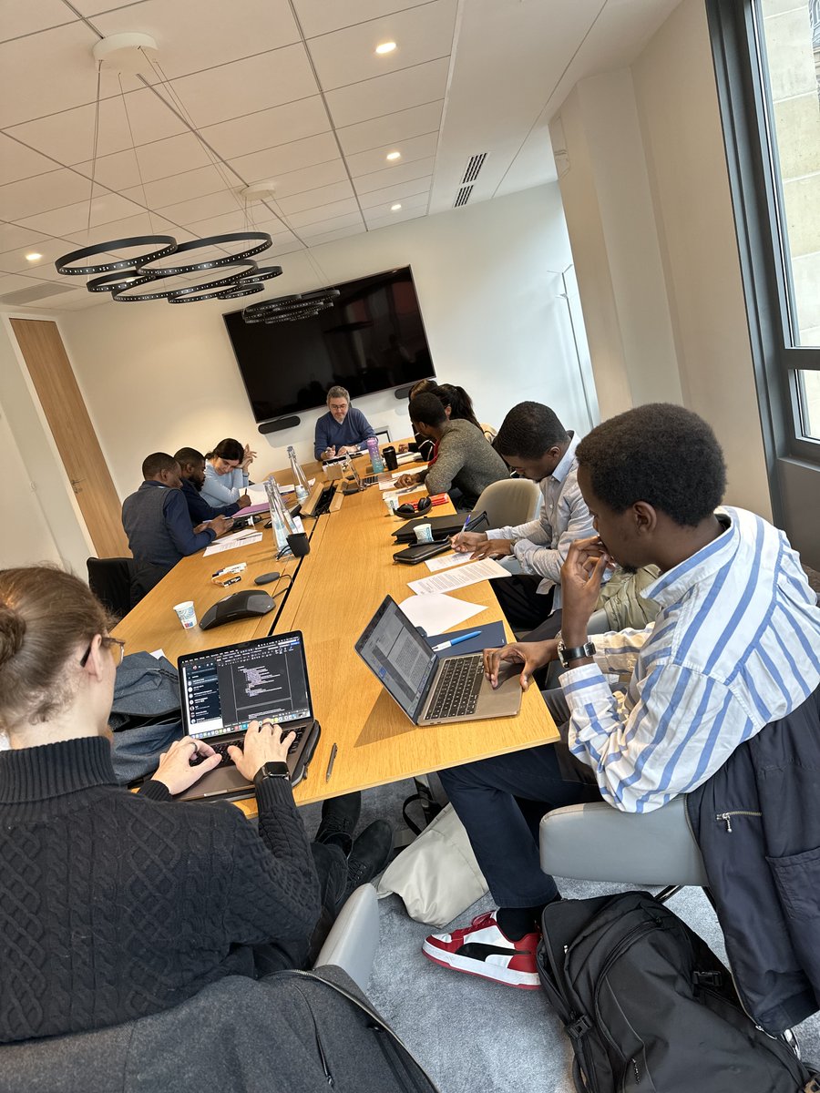 🎓L’école HEAD vous offre plus que du droit en théorie.

💼Cas pratique au cabinet d’avocats Racine à Paris :

👏Nos étudiants de Mastère 2 droit des sociétés &amp; Fusions - Acquisitions, simulaient une négociation de garantie passif. Négociation musclée en vue d’un accord.