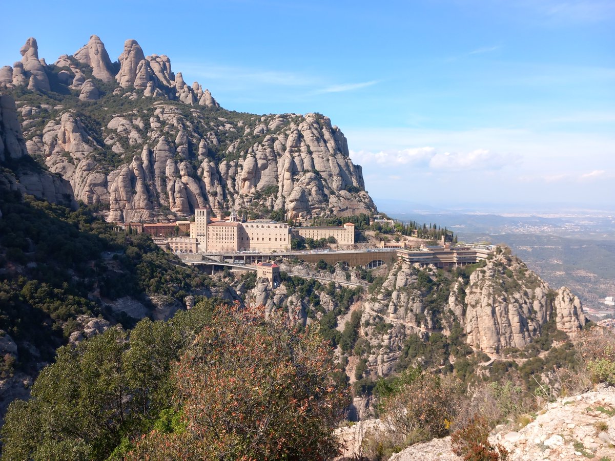 We are delighted that our @KNGSlife Year 10 Arts and MFL Trip to Barcelona have arrived safely! They have had great weather and fantastic views on their Montserrat visit. Enjoy Year 10! #opportunities #flourish #courage
