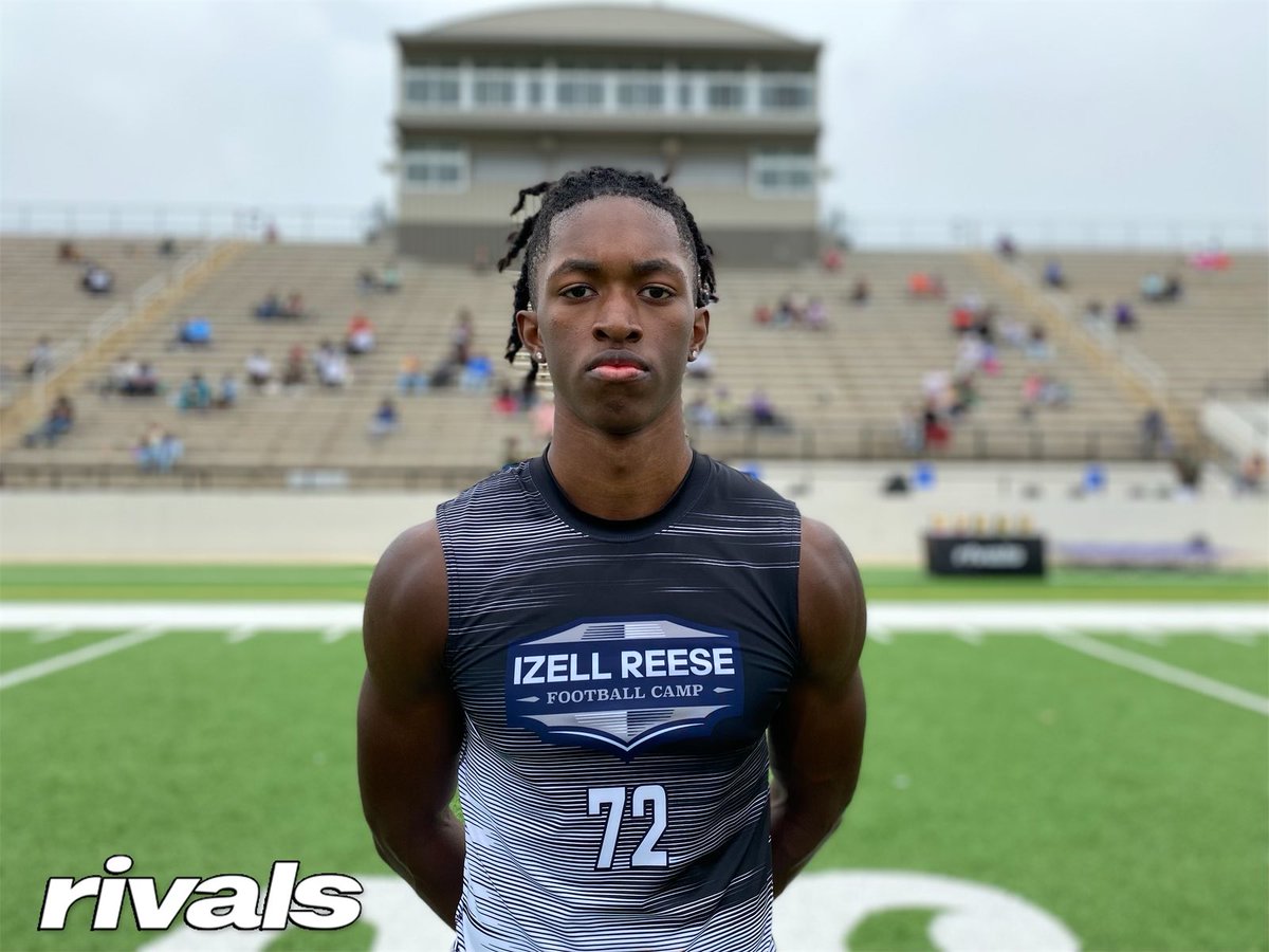 Moody (Ala.) DB Sidney Walton has his spring schedule set after a strong performance in Dothan 

Walton measured in at 6’3 yesterday &amp; stood out all afternoon

Upcoming visits: 

UAB - 3/23
GT - 3/29
Arkansas - 3/30
Tennessee - 4/6
Ole Miss - 4/13

n.rivals.com/news/howard-s-…