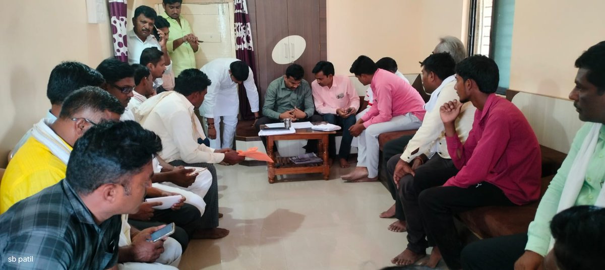 RajuNavghareNCP's tweet photo. जनतेची सेवा हेच माझे धाम..!!!
जनसंपर्काचं सर्वात प्रभावशाली माध्यम म्हणजे #जनता_दरबार. कारण जनता दरबारामुळेच लोकांशी प्रत्यक्ष संपर्क येतो आणि जनताही आपले प्रश्न अगदी हक्काने मांडत असते.
#Hingoli #chandrakant_navghare #NCP #चंद्रकांत_नवघरे #राजुभैया #Basmath #MLA #वसमत #हिंगोली https://t.co/CX0IpGaT2W