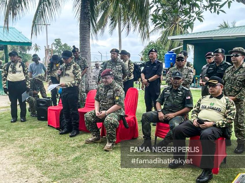 14 Mac 2024 | Penyampaian Sumbangan kepada Anggota Keselamatan yang bertugas di Pos keselamatan di Pulau Danawan bersama penduduk di pulau berkenaan, Pulau Mataking, Pulau Pandanan dan Pulau Bohey Dulang sempena Program Lawatan Kerajaan Negeri Perlis Ke Sabah EKS PERBAH 2024.