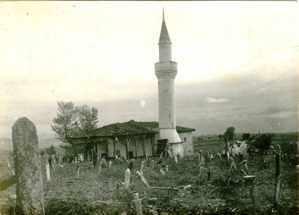 Edirnede sonra iftarı bekleyen vatanımız vardı..!!! Kozana kasabasına bağlı Sofular köyü camii Kozana için iftar vakti 18:49