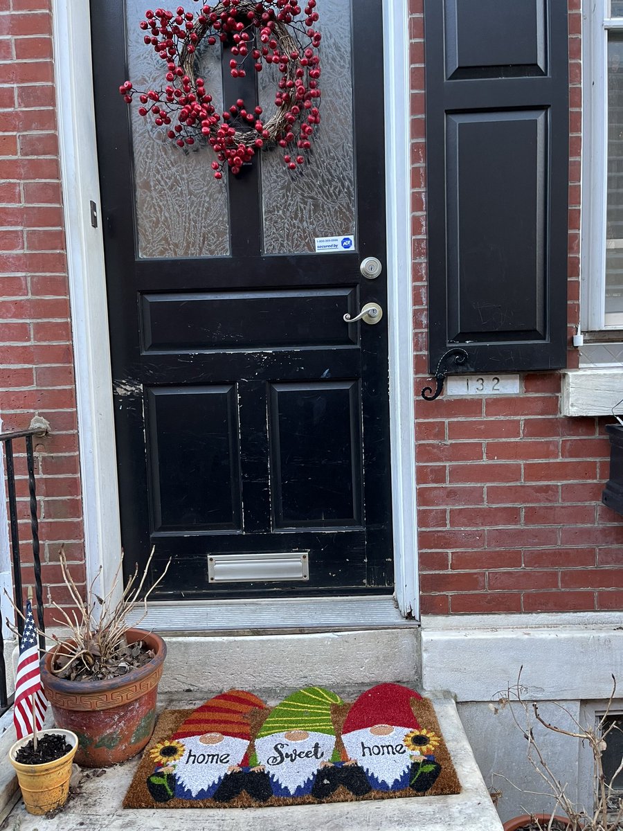 Megan Lavoie tweet media