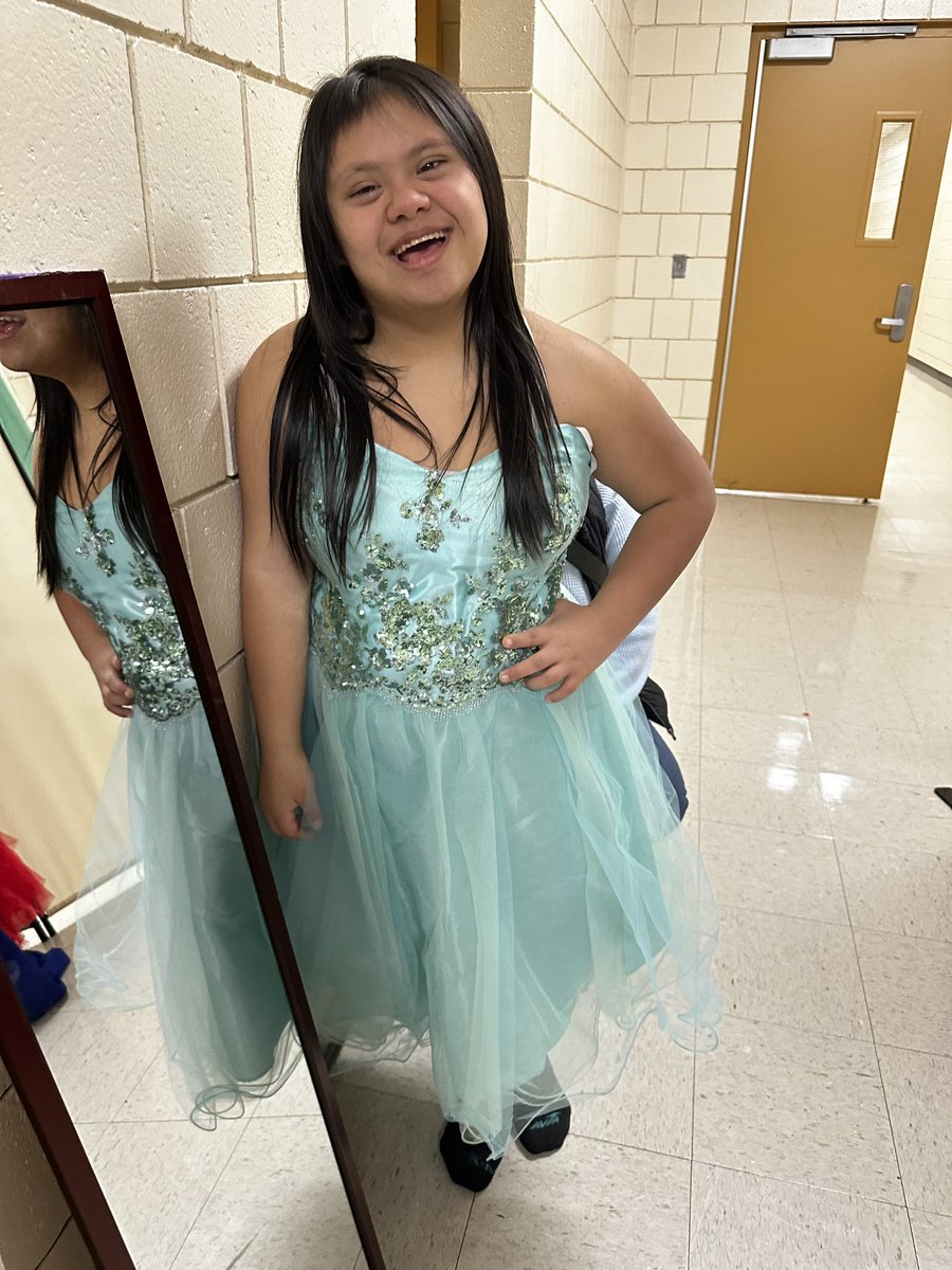 Ms. Hollick and Emily R. Picked out a prom dress this weekend at the Princess Boutique!!! <a href="/MPSPanthers/">Marlborough Public Schools</a>