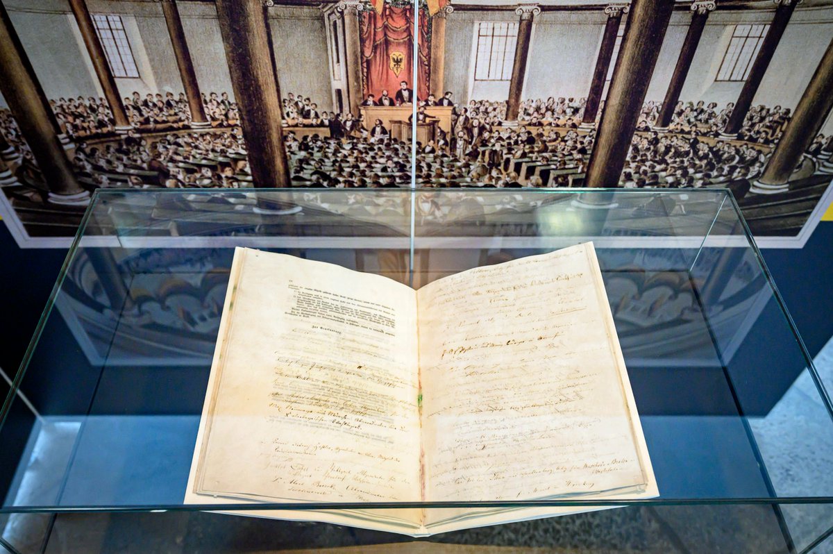 Paulskirche tweet media