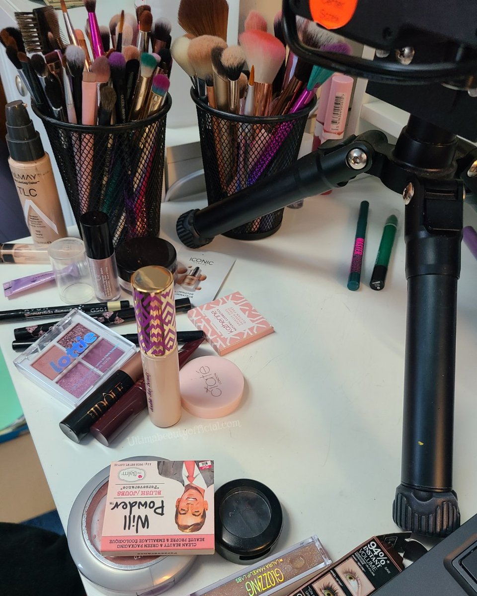 theultimabeauty's tweet photo. Despite my best efforts, I cannot not make a mess when recording a video lol 😅 
#ultimabeauty #makeupmess #makeupmonday #makeupbrushes #makeupproducts #bbloggers https://t.co/0mq3HMIW2p