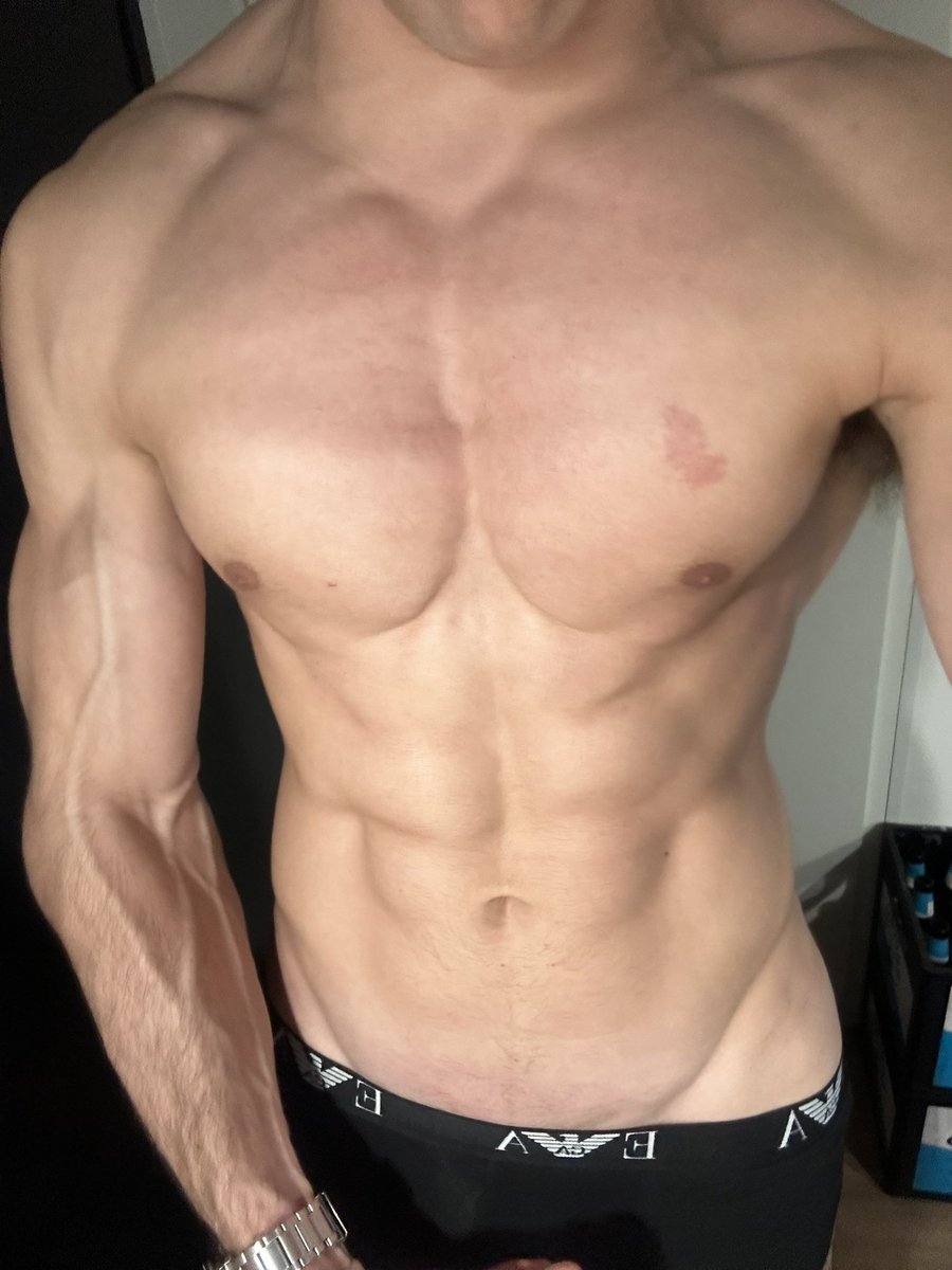 Want to cum on my chest? 💦💦

onlyfans.com/xnickspades