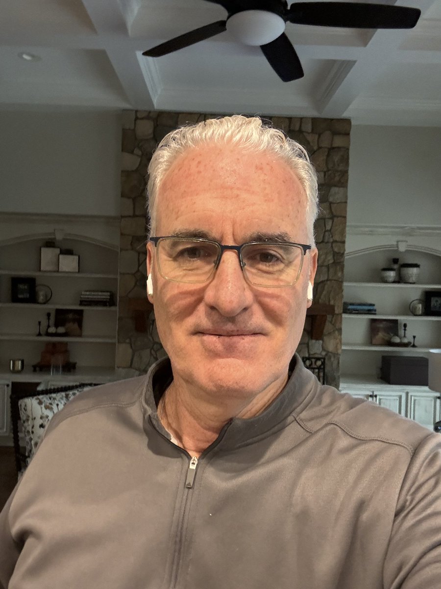DohertyMatt's tweet photo. New week, new me! Notice anything different about my “look?” 🧐
.
.
#nobeard #mondaymakeover #refresh #cleanshaven #newlook https://t.co/9VarFxN0h1