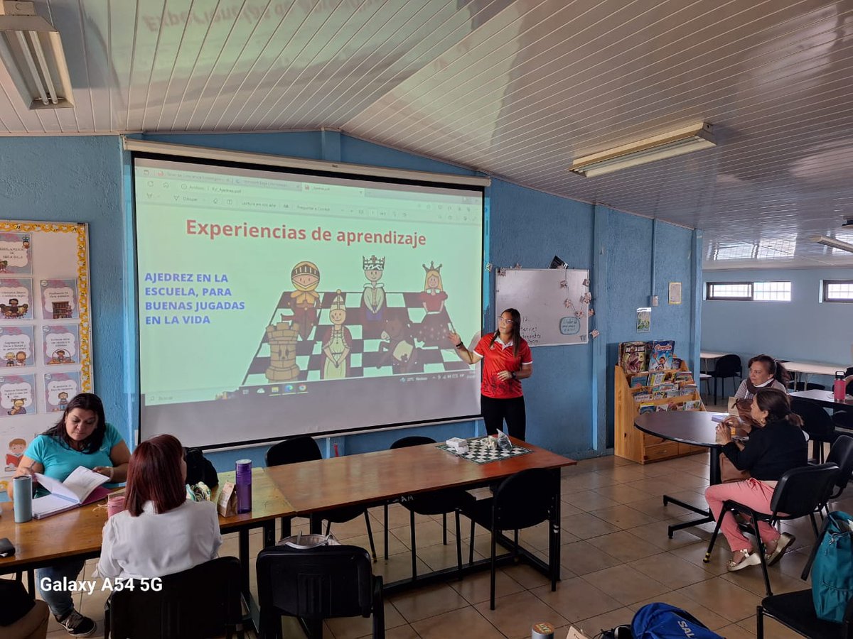 CideDeb's tweet photo. Proyecto UNA lúdica y recreación para la vida: "La lúdica como herramienta pedagógica, la inclusión como principio, el aprendizaje como meta". 

Participación de la estudiante de IV nivel de la carrera de I y II ciclo, Natalia Lobo. https://t.co/iyT5tP65cz