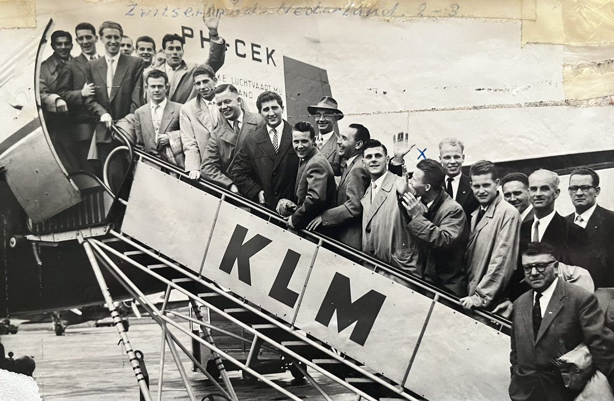 Het hoogst haalbare voor een voetballer; het vertegenwoordigen van de nationale trots. Het is voor weinigen weggelegd, maar Gerrit Voges lukte het wel. Lees alles over de eerste interland van deze balvirtuoos uit de Kamperpoort via: pecinthedays.nl/gerrit-voges-i…