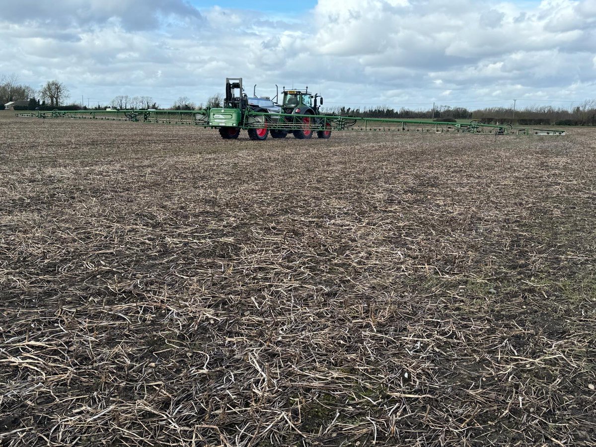 tnstractors's tweet photo. Talk about a perfect match! Take a look at this #Fendt tractor paired with a brand-new customised #Chafer Sentry #sprayer in striking green 🟢.

Ben Miller, our sprayers specialist at TNS Littleport, ensured impeccable delivery and installation on a #farm in Cambridgeshire. https://t.co/UVWtYDX2ah