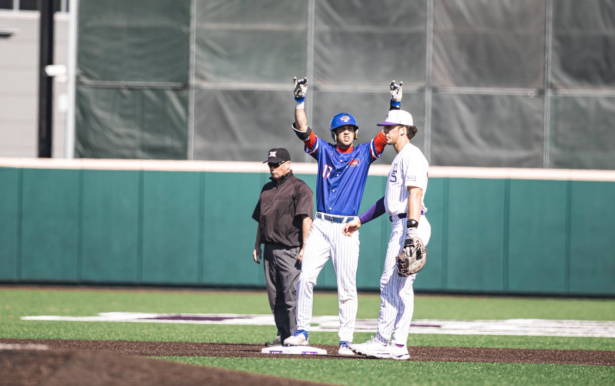 Big weekend for 1️⃣7️⃣ 

.538 BA 
13 AB
7 hits
7 RBI
5 runs
3 homers 
2 doubles 
18 TB

#TIP