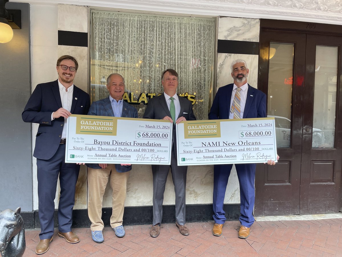 BayouDistrict's tweet photo. Last Friday turned out to be a fantastic day, all thanks to the incredible atmosphere at @Galatoires_NO! Moments like these truly highlight the strength and unity of the New Orleans community. @BayouDistrict couldn't be more thankful to their support!
#lunchingwithpurpose https://t.co/uNXm5JOisy