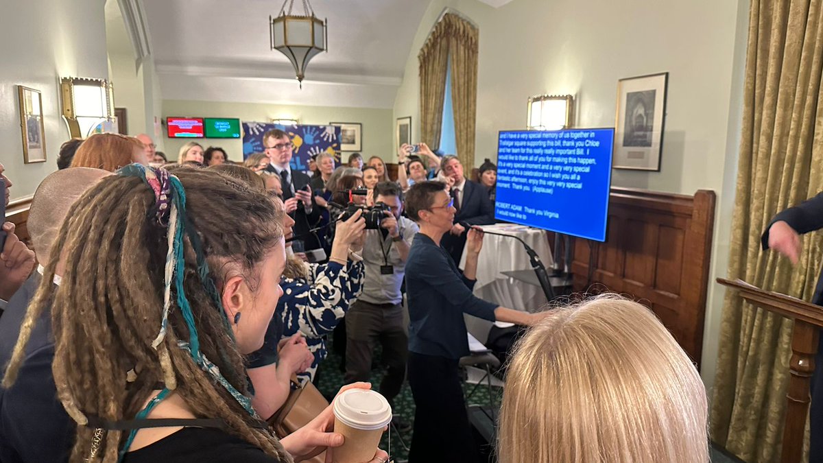 EUD_Brussels's tweet image. EUD’s President, @sofiaisari is honoured to celebrate the 2nd anniversary of the British Sign Language (BSL) Act and kick off Sign Language Week 2024 with @BDA_Deaf! Together, let's support BSL accessibility, break barriers, and build a more inclusive society. 🤟🇬🇧🇪🇺