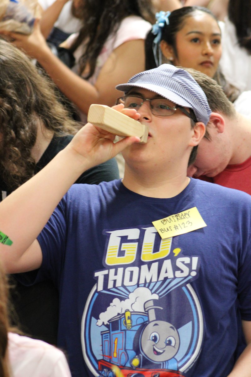 Check out our Kid Day photo gallery, seniors!
jacketnews.com/3273/showcase/…