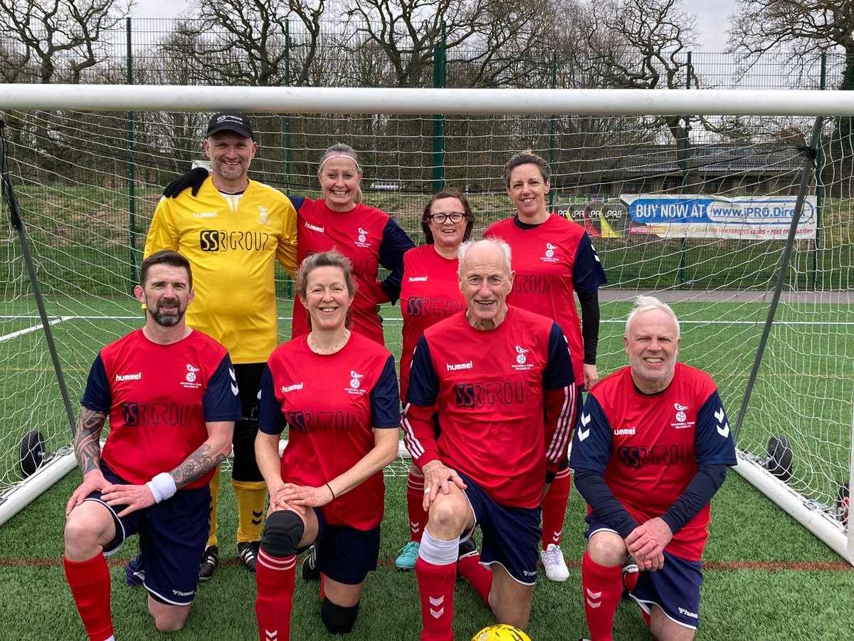 Two Bracknell Town WFC Mixed teams joined five other teams at the Melksham Mixed Tournament on Saturday. Great day out for all and a narrow defeat on penalties in the final for Reds ⚽️👏 #robins #walkingfootball