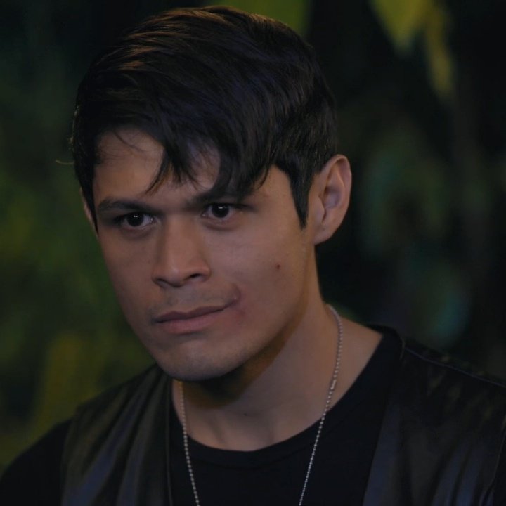 dumating na ako sa boiling point ng inis ko. i never hated his past WKL characters as much as how I'm irritated kay Calvin/Abel. Yung hindi na praises sa acting mo ang lumalabas sa bibig ko kundi @#$& kay Calvin. Ganern! BUT I WANT MORE. @thedonlucas #BlackRider