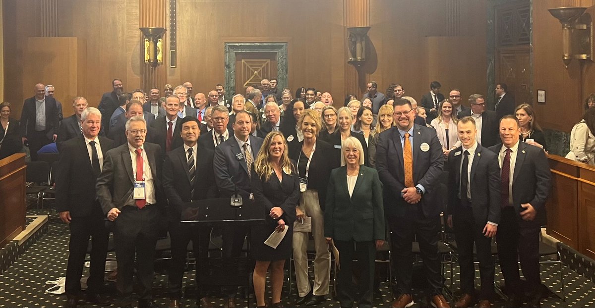 4.5 million Washington constituents are #creditunion members! Thank you @PattyMurray for meeting with our group to discuss our #impact and the #CUDifference. #GAC2024