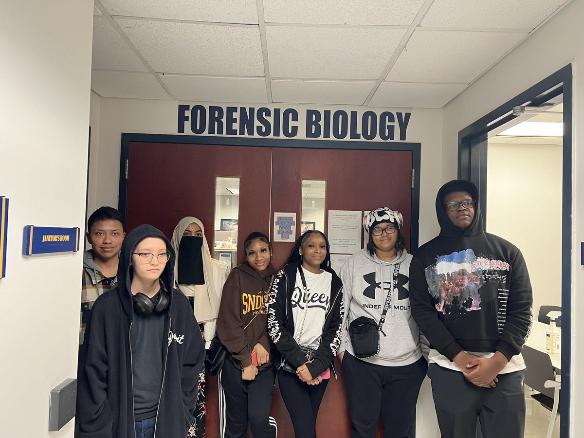 ashapraks's tweet photo. Our visit to @BaltimoreForen1 was exciting. Great opportunity for our students to have an insight of forensics lab and history! #realworld #forensics @JamelJernigan @MrsRBomar @MiVidaMParham @KHarrisSimms https://t.co/5s5El5zg5e