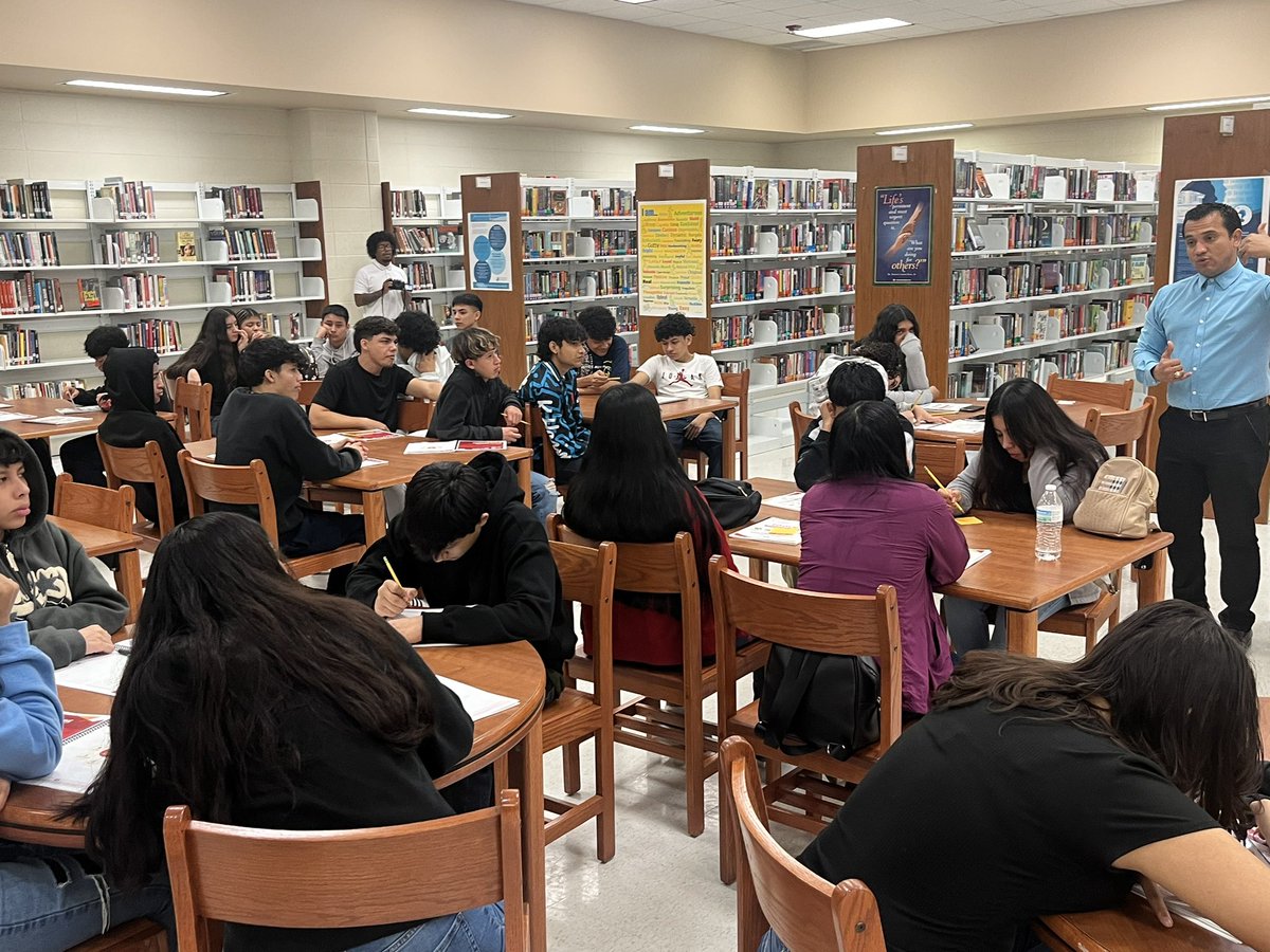 BigIkeYearbook's tweet photo. Our ESL students are embracing Empowerment Hour with enthusiasm and determination! 💪🌟 Wishing them a day filled with growth, inspiration, and empowerment. You've got this! #ESL #EmpowermentDay #MyAldine https://t.co/dMr5kgaF6M