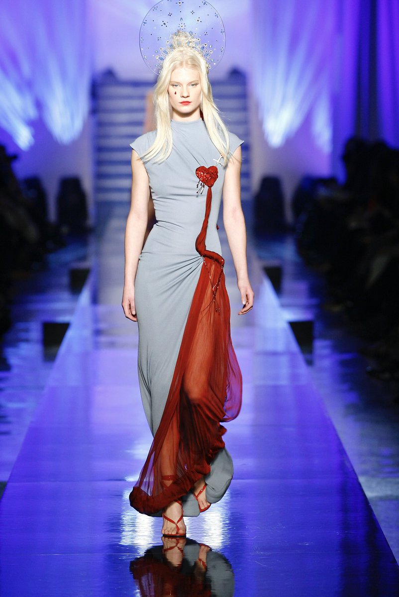 saintdoII's tweet photo. jean paul gaultier spring 2007 haute couture ❤️‍🔥🗡️ https://t.co/WB4WE5QEFK