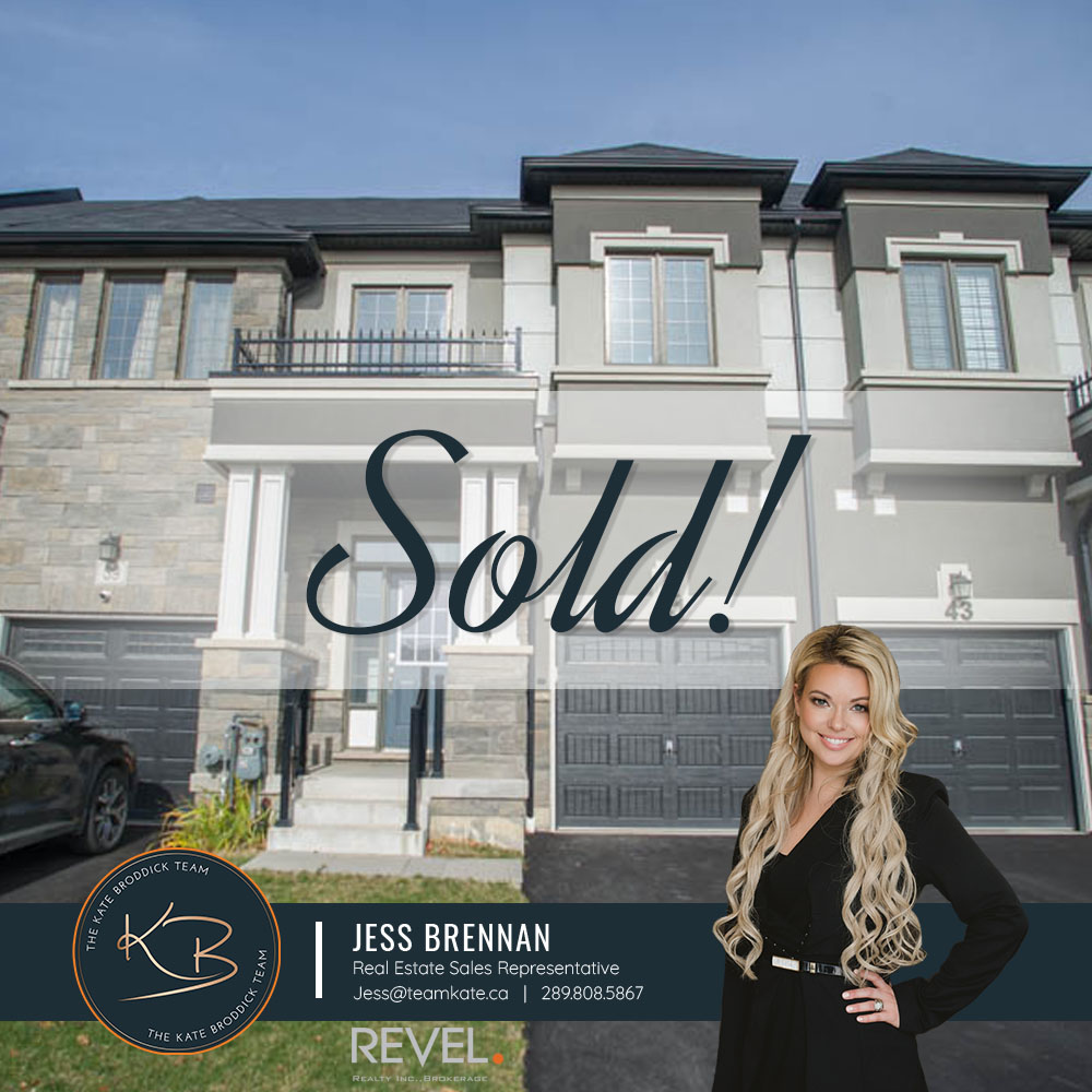TeamKateAgents's tweet photo. #Sold! We're thrilled for #AgentJess' clients who have sold their property at 41 Bilanski Farm Rd, #Brantford!  It's been a pleasure working with you. Congratulations from the gang at #TeamKate!#RealEstate 

Revel Realty Inc. - The Kate Broddick Team
Jess Brennan - Sales Rep https://t.co/2vX9yPGiLv